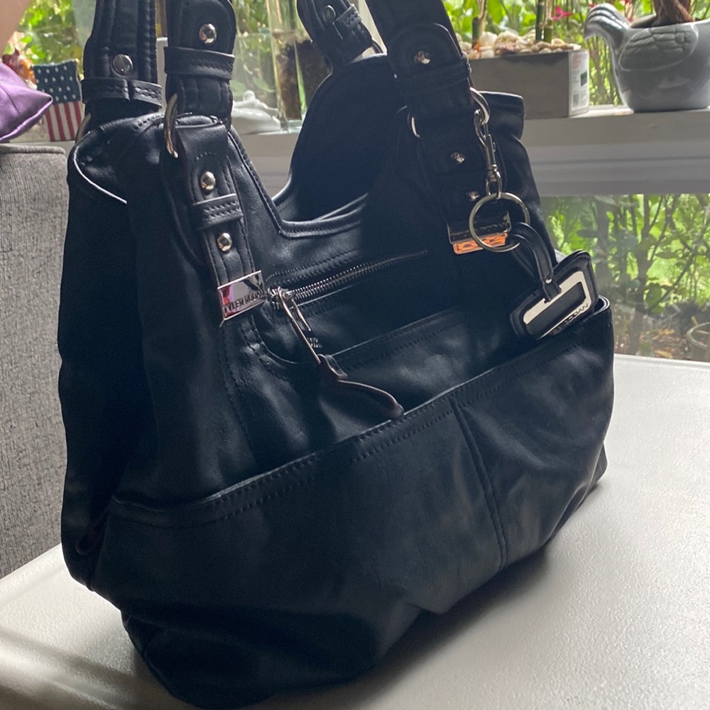 Tyler Rodan: Shoulder bag